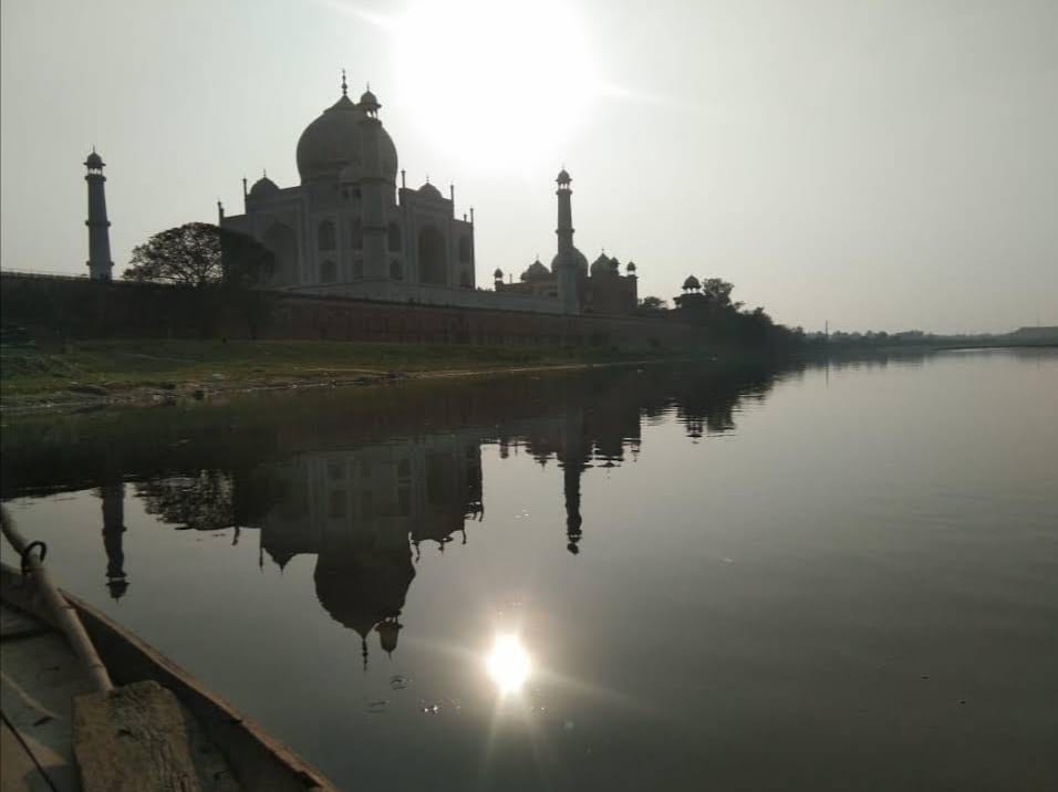 Home Taj Mahal — destination photograph
